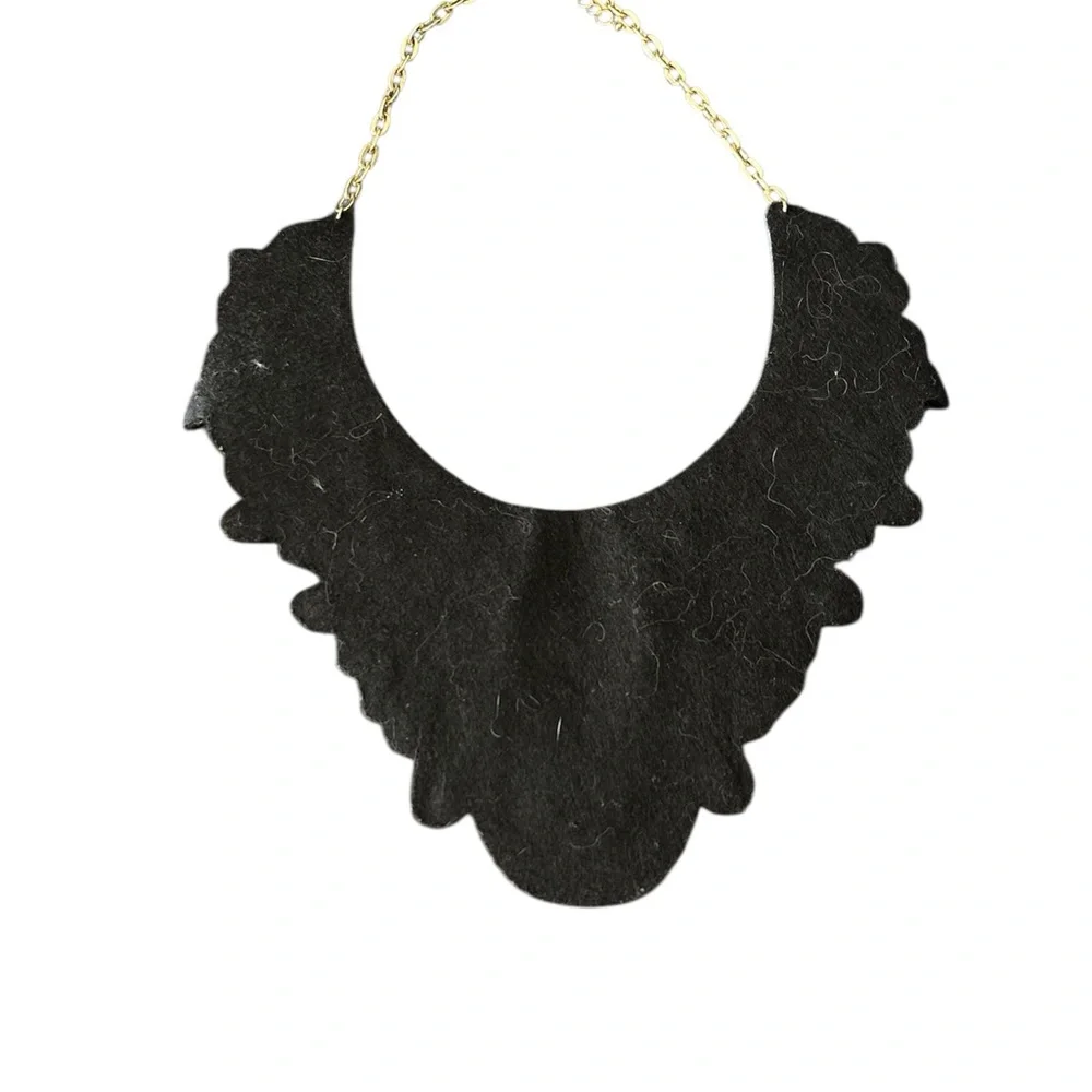 AMEDEO "Uncinetto" Cameo Crocheted Black Rhinestone Bib Necklace - Picture 2 of 2
